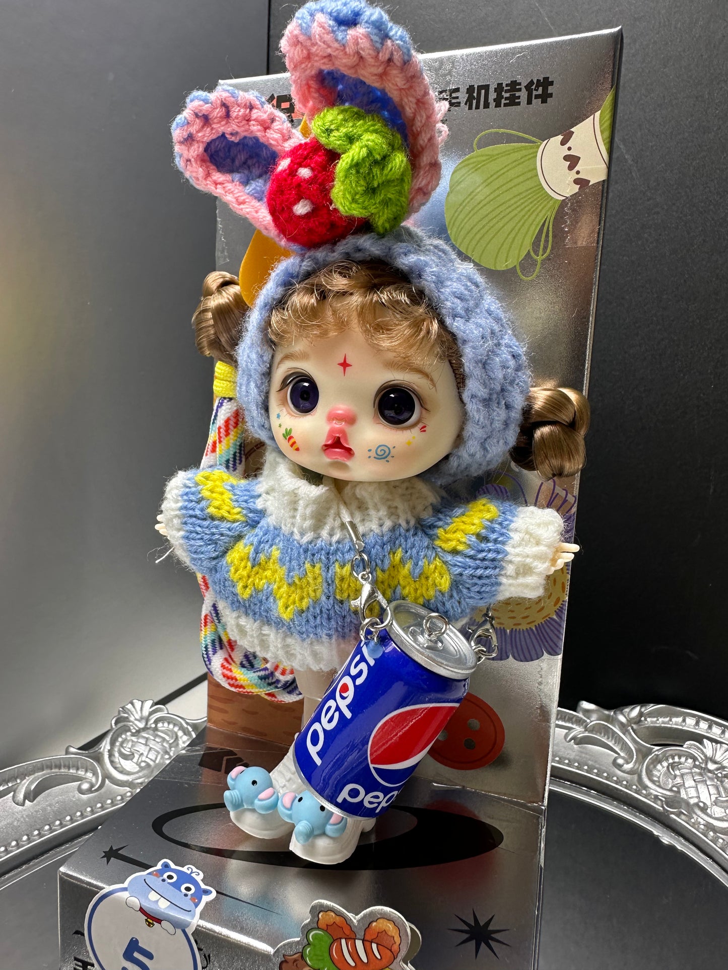 Mobile phone pendant doll